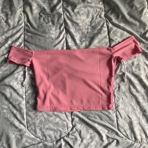 Ribbed off shoulder crop tee